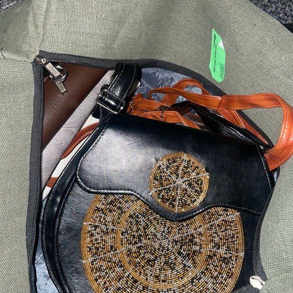 Handmade crossbody bags(African) - Picture 7 of 7